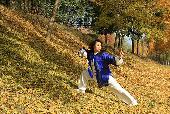 太极美女常明月拳照