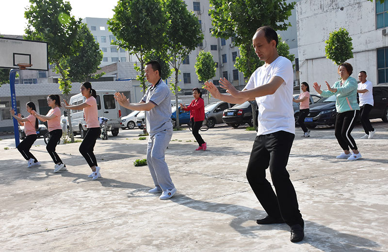 常明月：机关授拳 传播太极